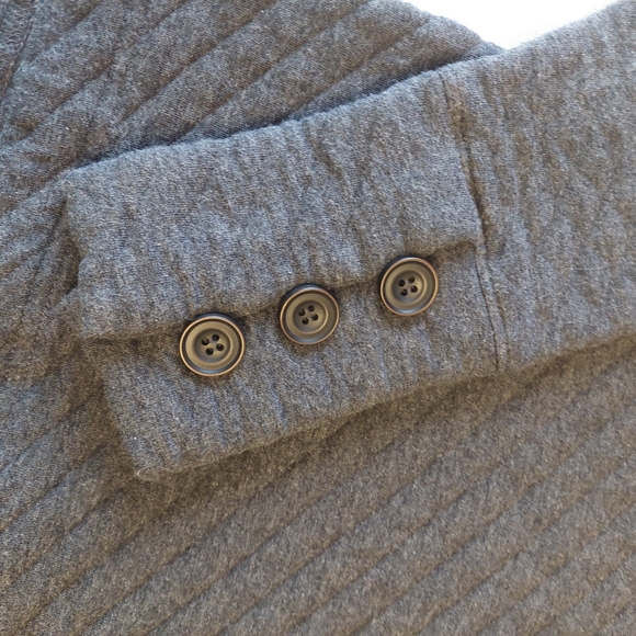 Avalanche Grey Quilted Button Cuff Crewneck Sweatshirt Outdoor Minimalist Size S - Picture 7 of 16